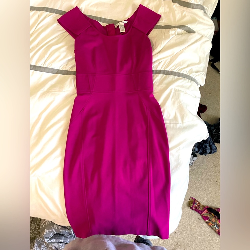 Diane Von Furstenberg fuchsia dress, NWOT size 6